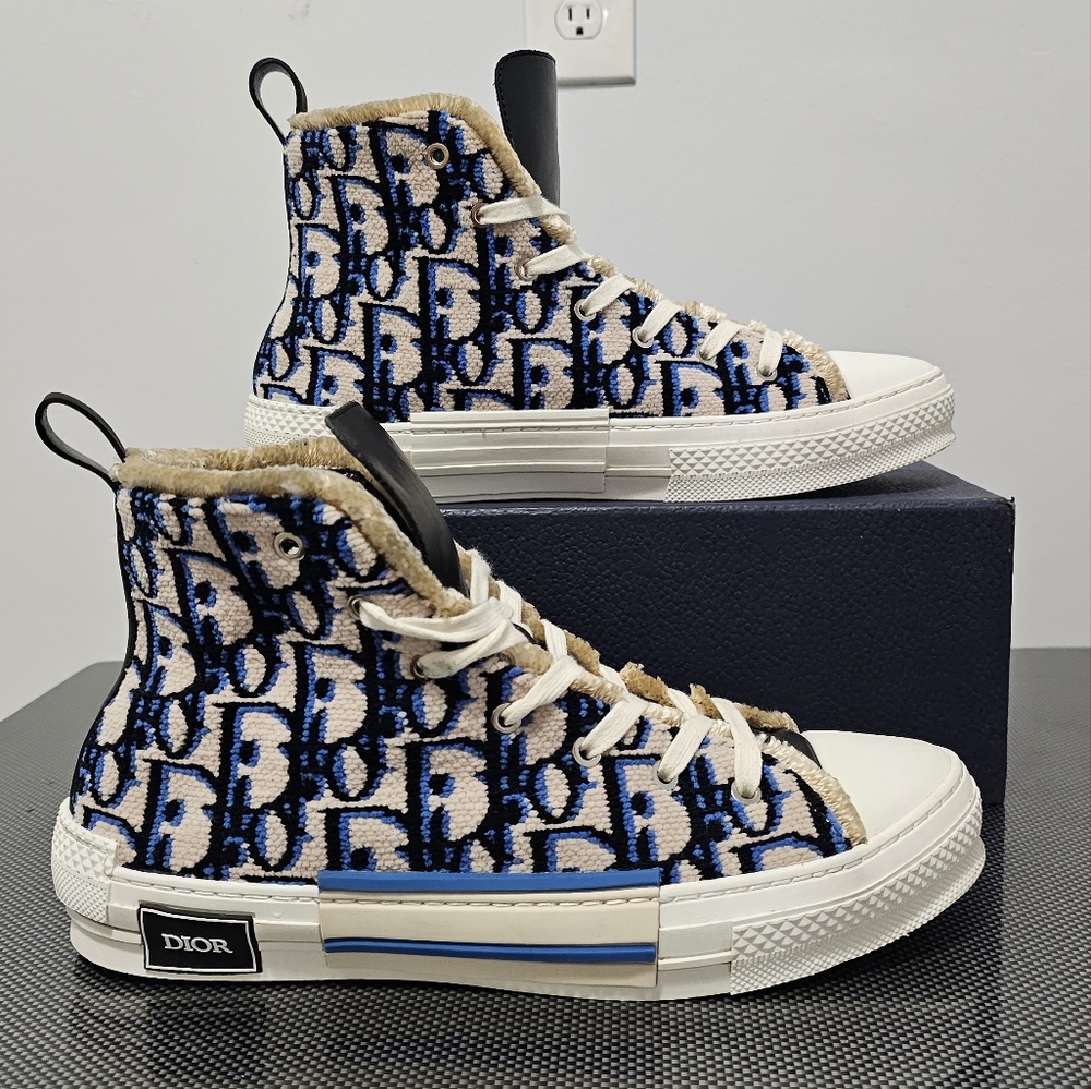 DIOR B23 HIGH-TOP SNEAKER. Beige, Black and Navy Blue Dior Oblique Tapestry - Picture 2 of 16